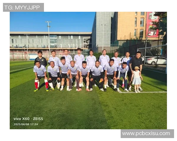 武汉足球队与重庆足球队赛后复盘分析个人能力表现与战术执行