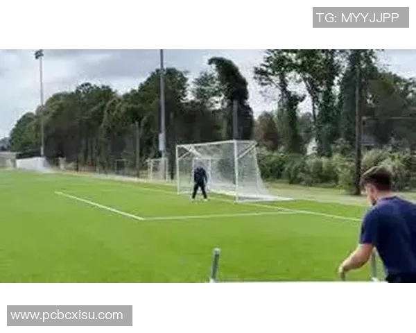 足球明星经典射门姿势解析与技巧分享助你成为射门高手 足球明星经典射门姿势解析与技巧分享助你成为射门高手